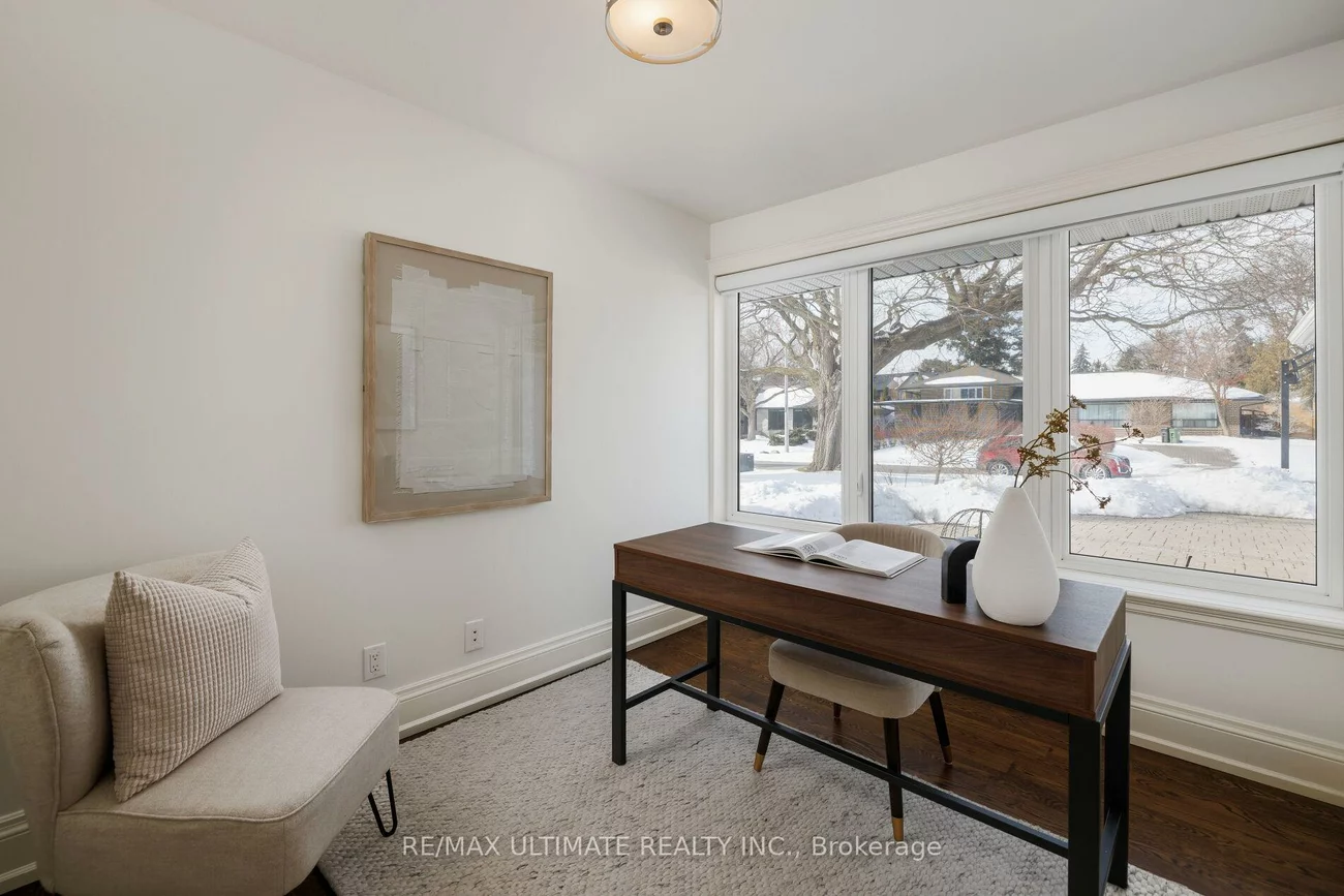 27, Ravensbourne, Princess-Rosethorn, Toronto