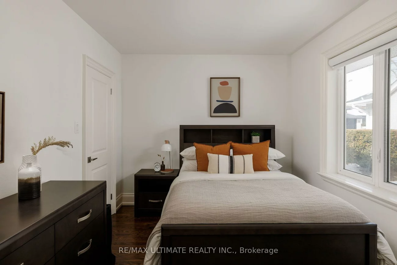 27, Ravensbourne, Princess-Rosethorn, Toronto