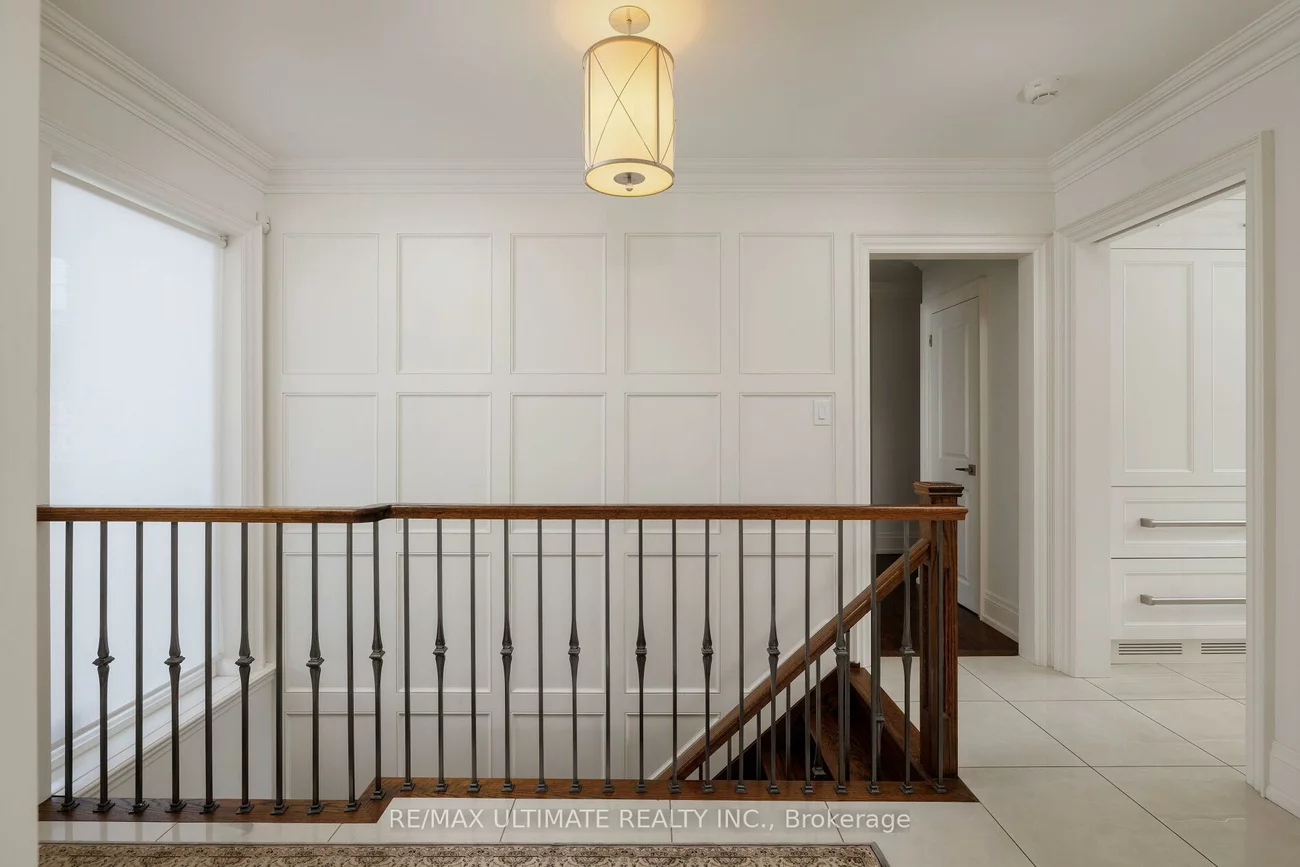 27, Ravensbourne, Princess-Rosethorn, Toronto