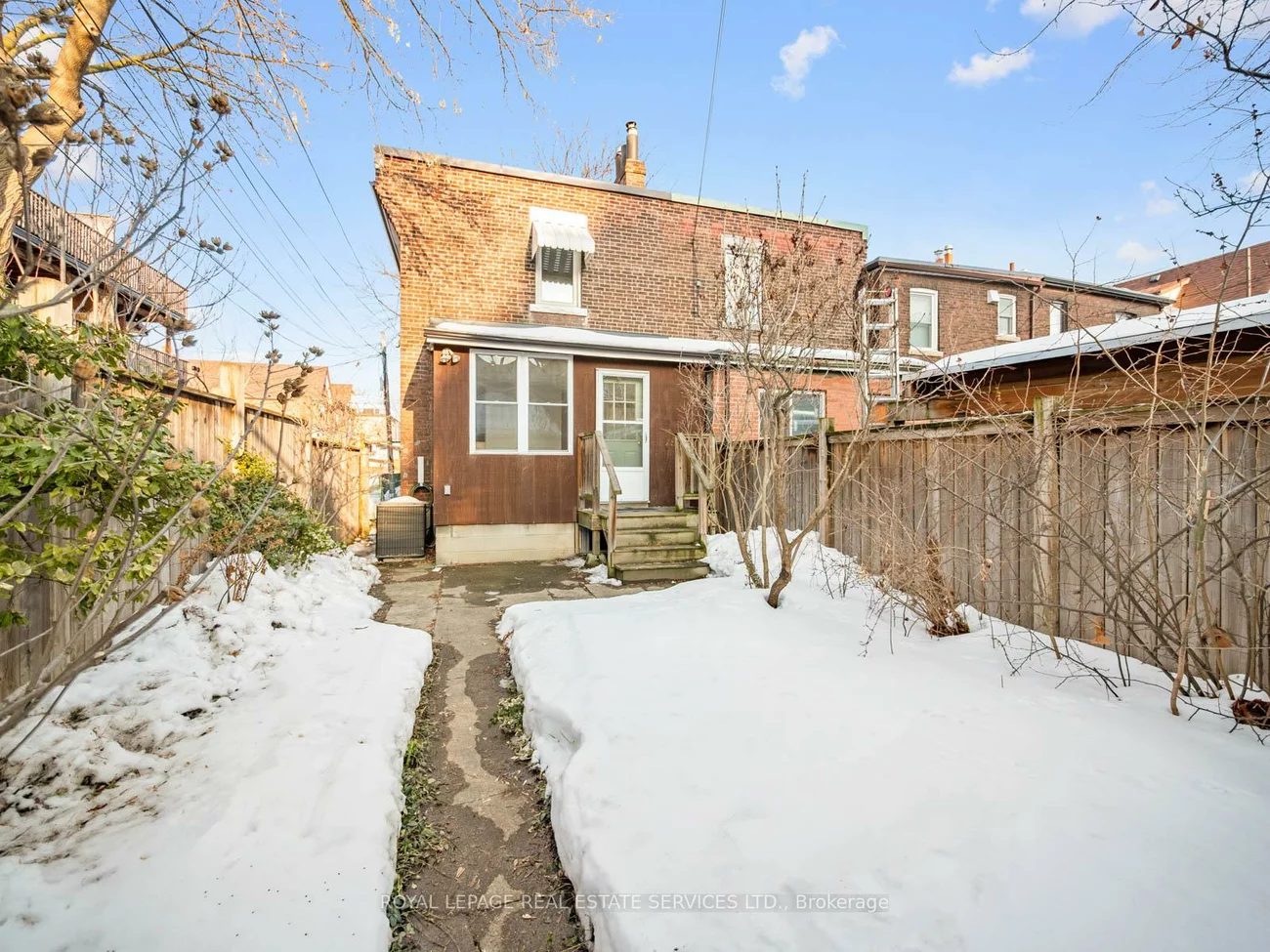 574, St Clarens, Dovercourt-Wallace Emerson-Junction, Toronto