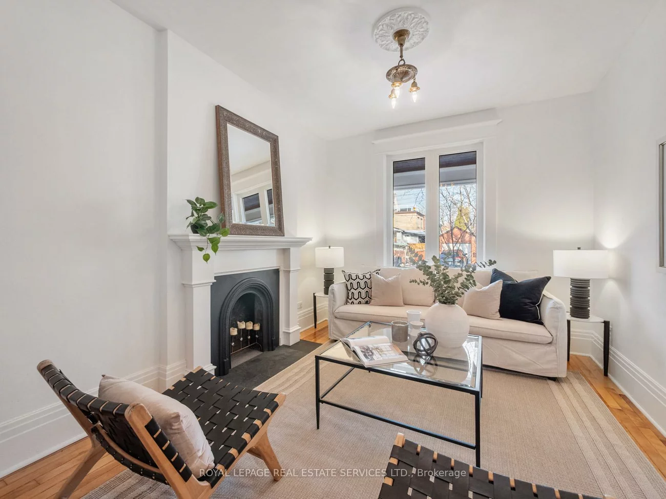 574, St Clarens, Dovercourt-Wallace Emerson-Junction, Toronto