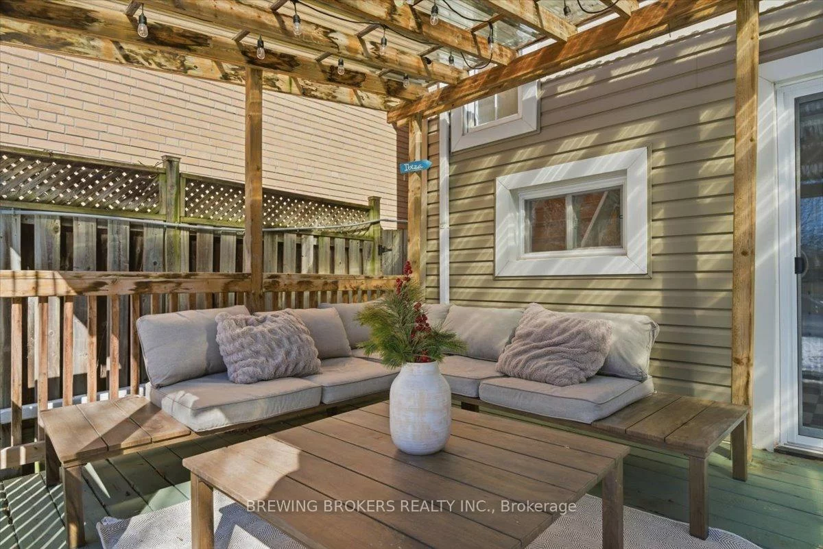 72, Thirteenth, New Toronto, Toronto