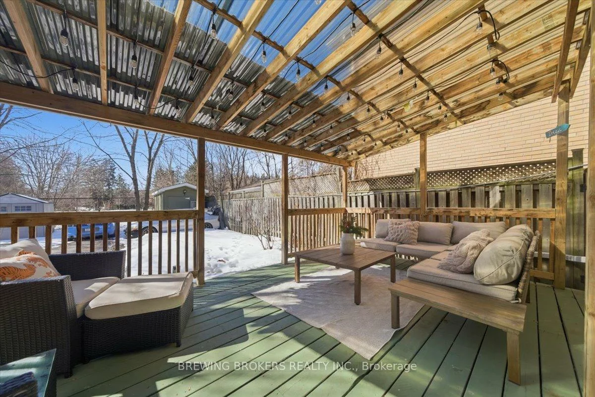 72, Thirteenth, New Toronto, Toronto