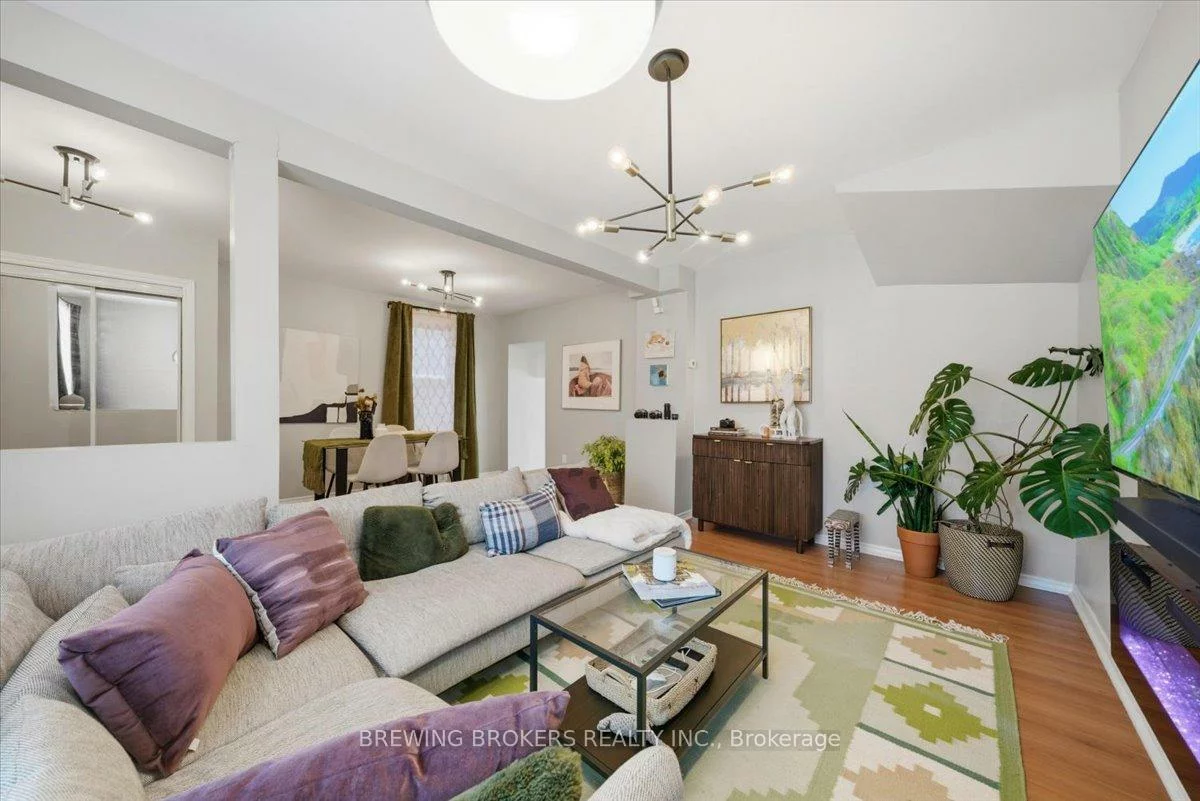 72, Thirteenth, New Toronto, Toronto