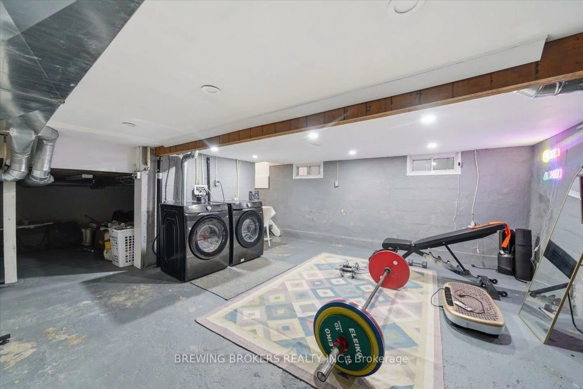 72, Thirteenth, New Toronto, Toronto