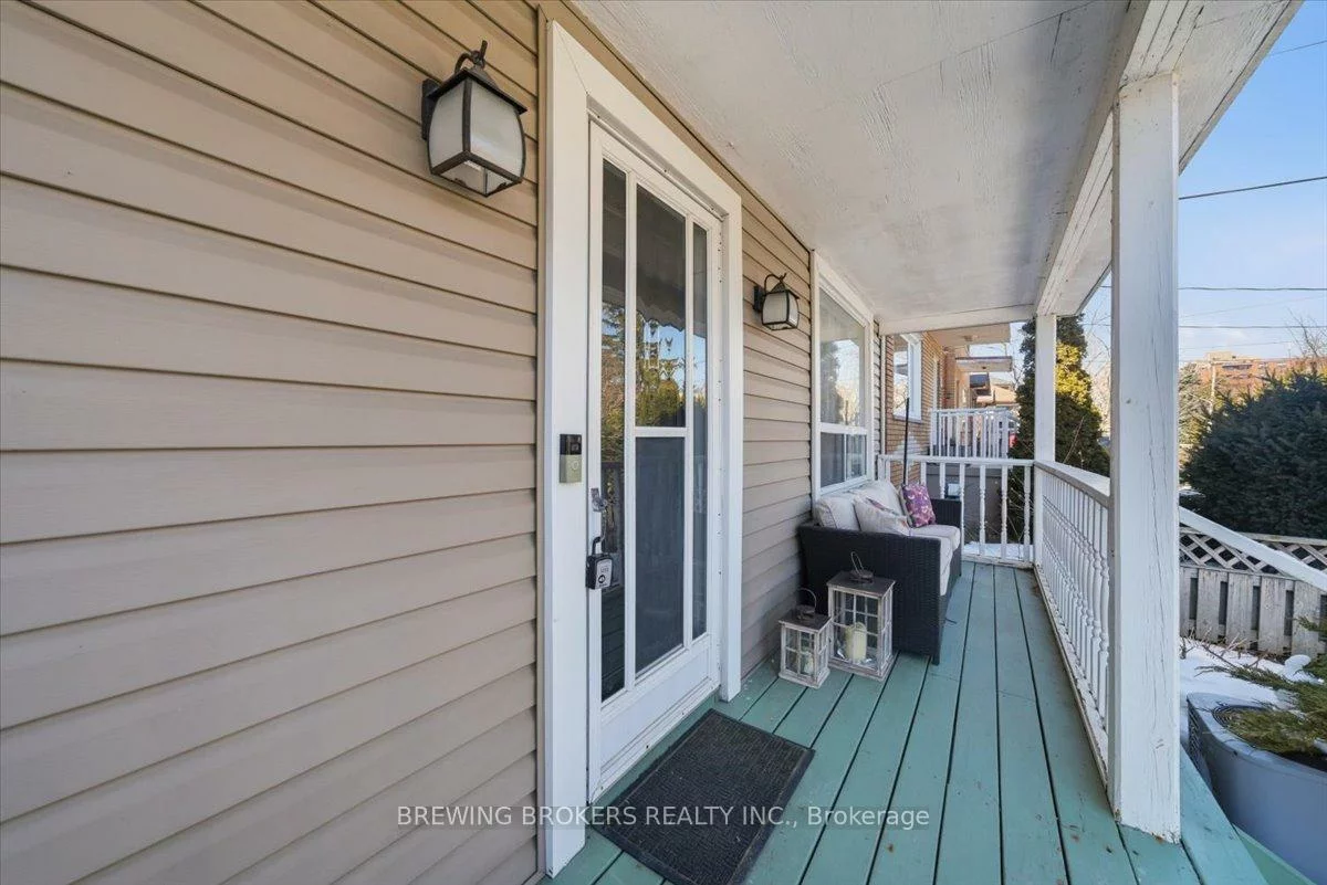 72, Thirteenth, New Toronto, Toronto