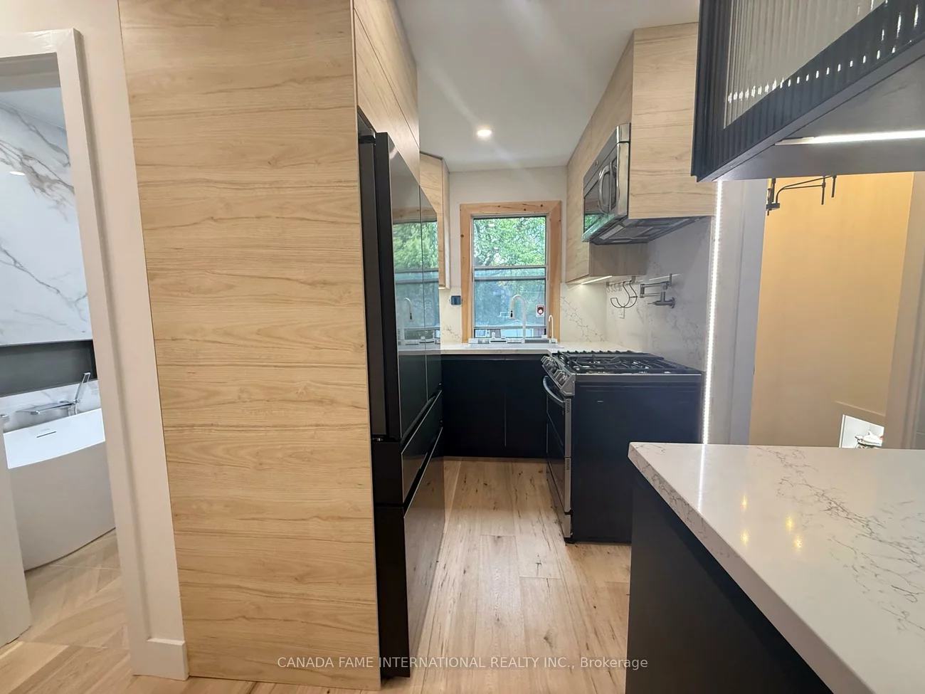 1235, Glencairn, Yorkdale-Glen Park, Toronto