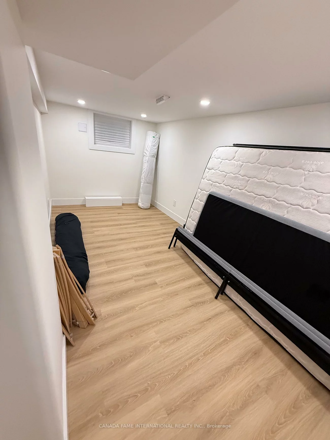 1235, Glencairn, Yorkdale-Glen Park, Toronto