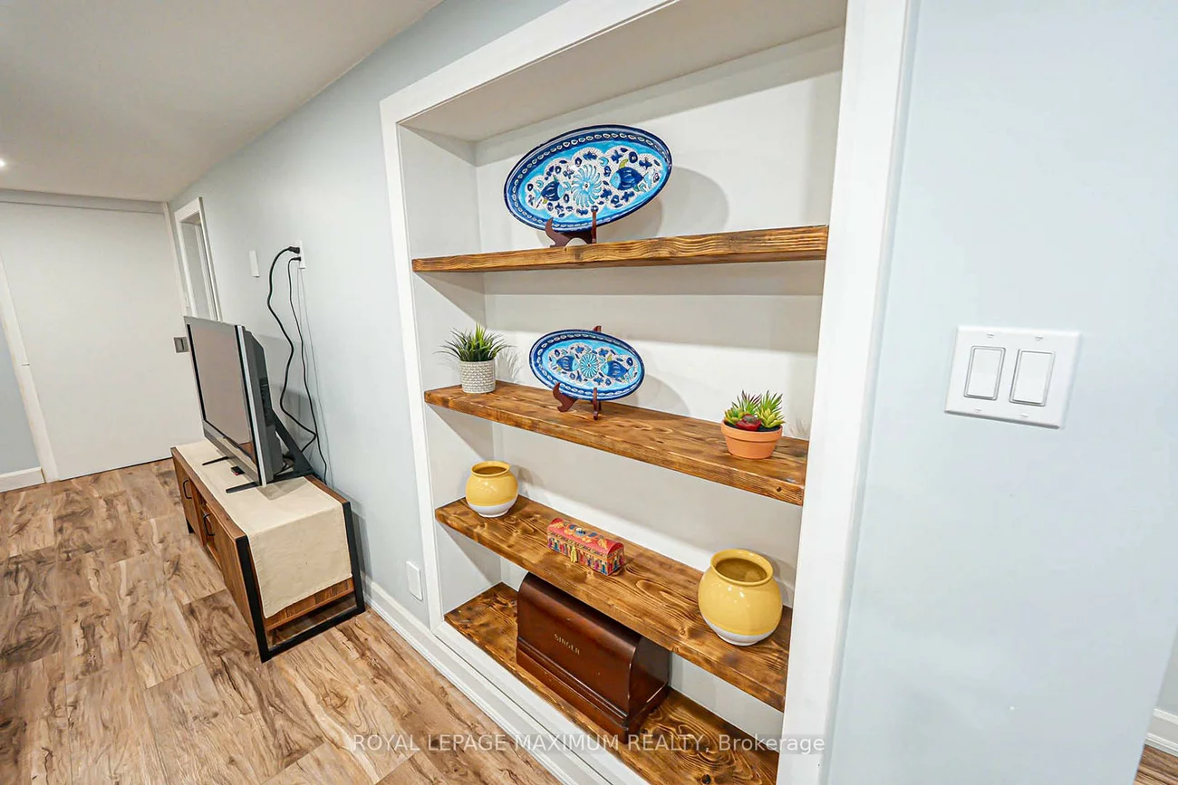 2113, Keele, Beechborough-Greenbrook, Toronto