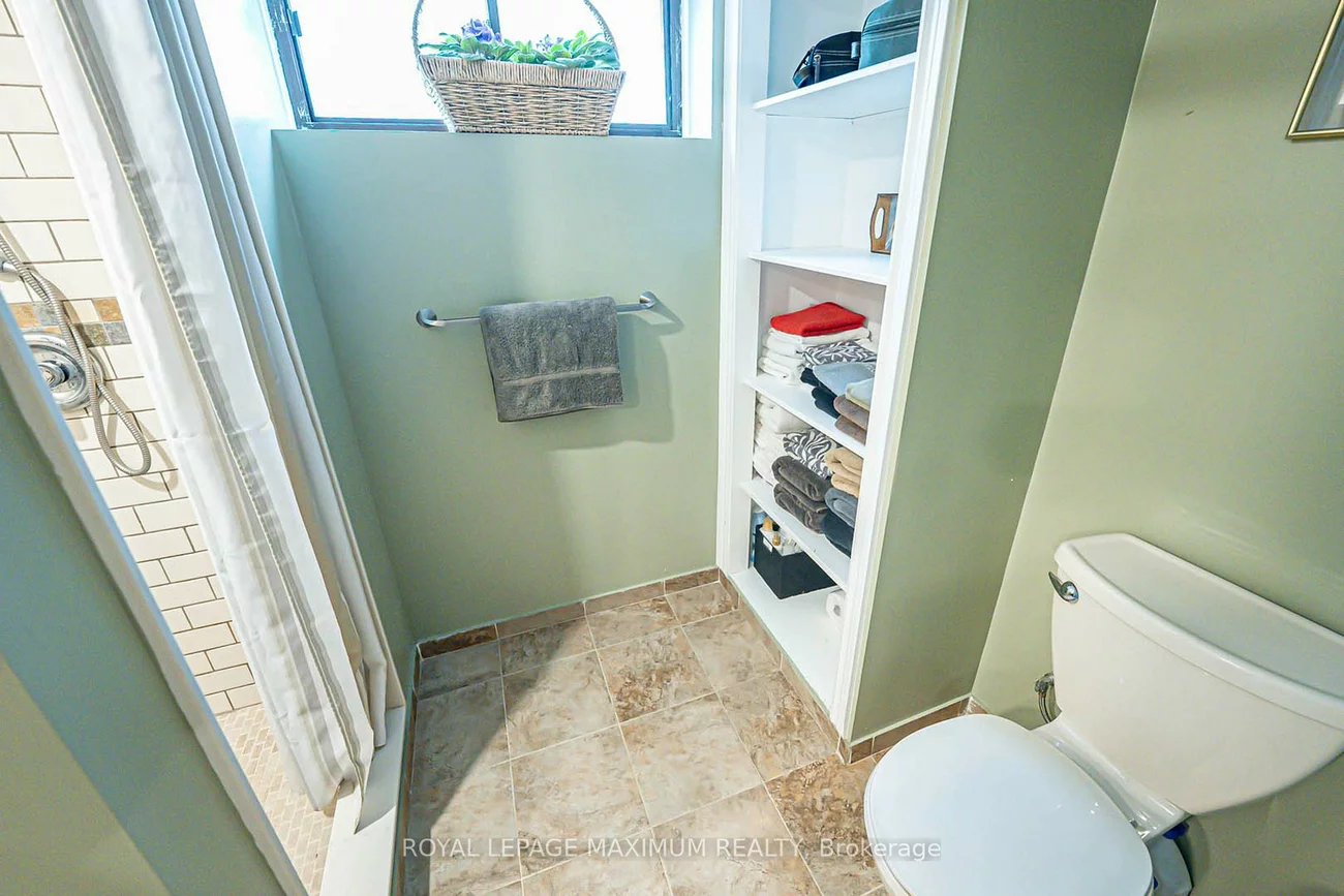 2113, Keele, Beechborough-Greenbrook, Toronto