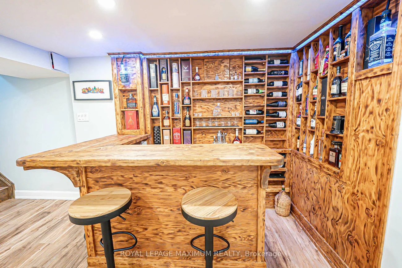 2113, Keele, Beechborough-Greenbrook, Toronto