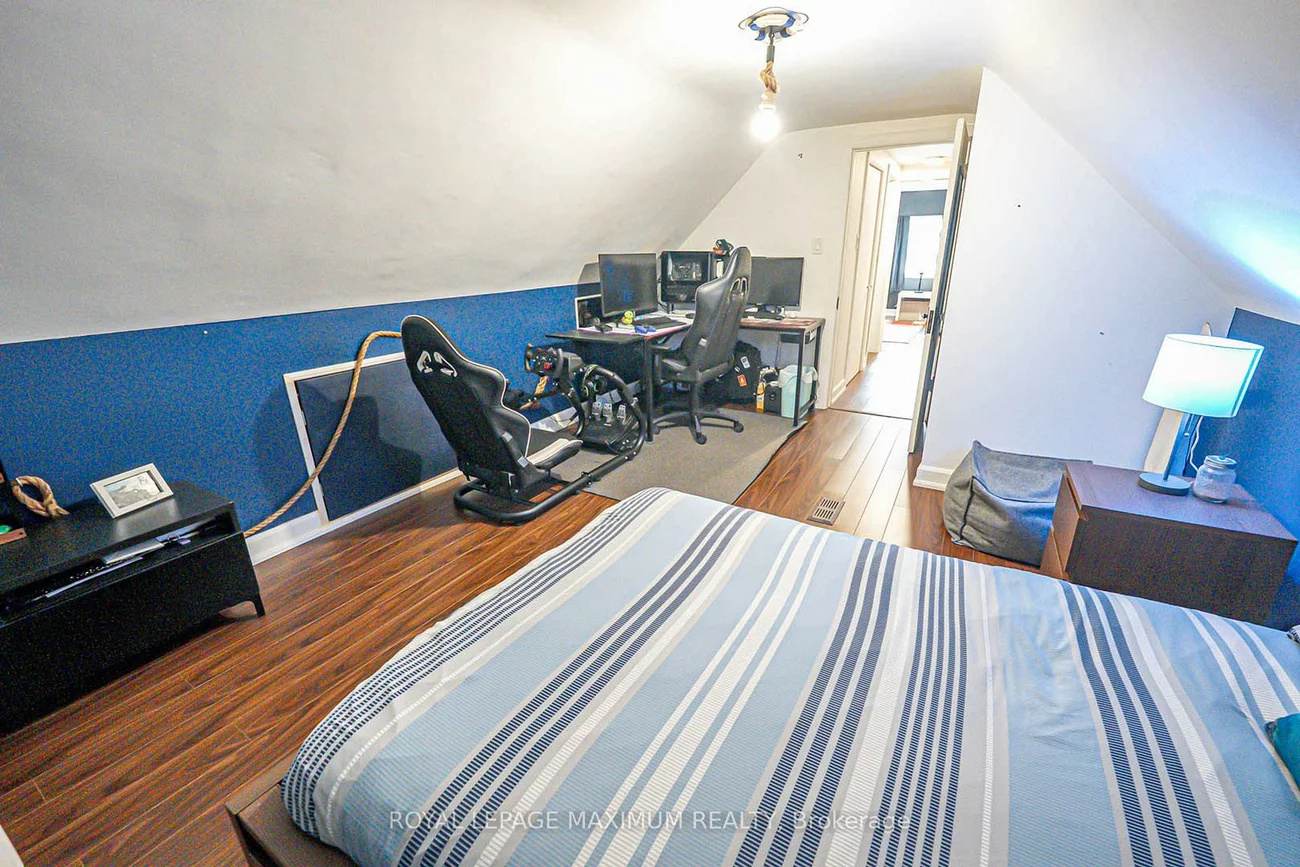 2113, Keele, Beechborough-Greenbrook, Toronto