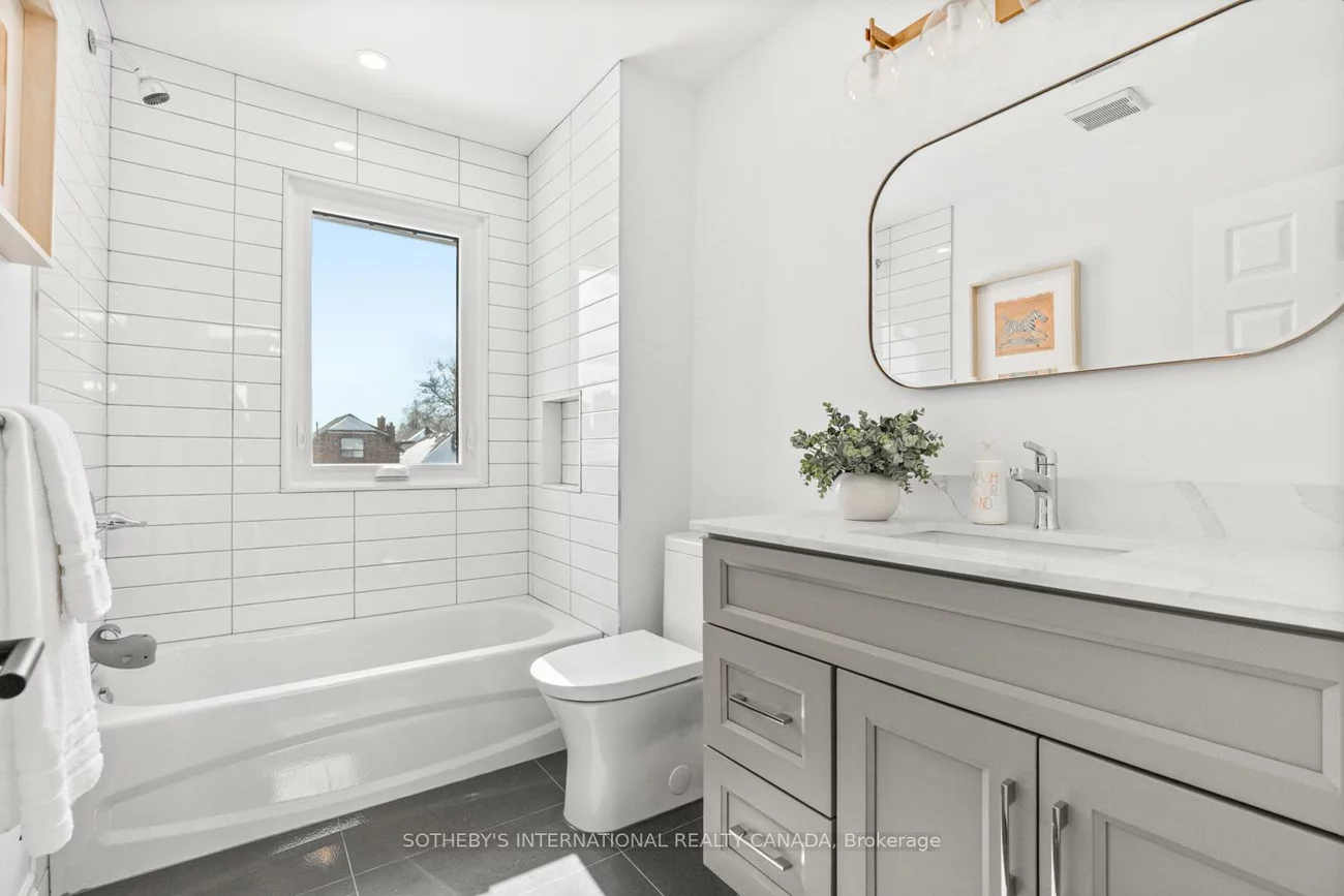 15A, Schell, Briar Hill-Belgravia, Toronto