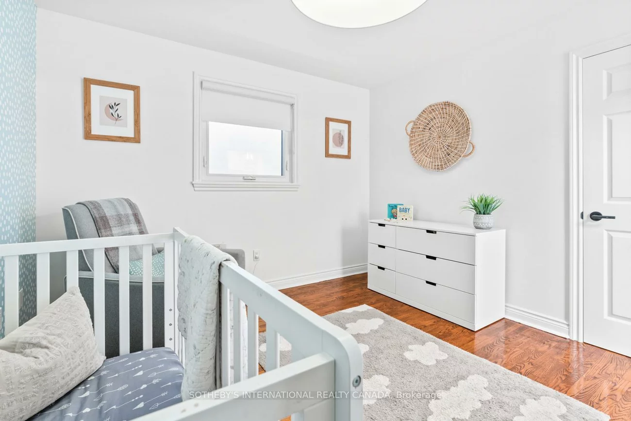 15A, Schell, Briar Hill-Belgravia, Toronto