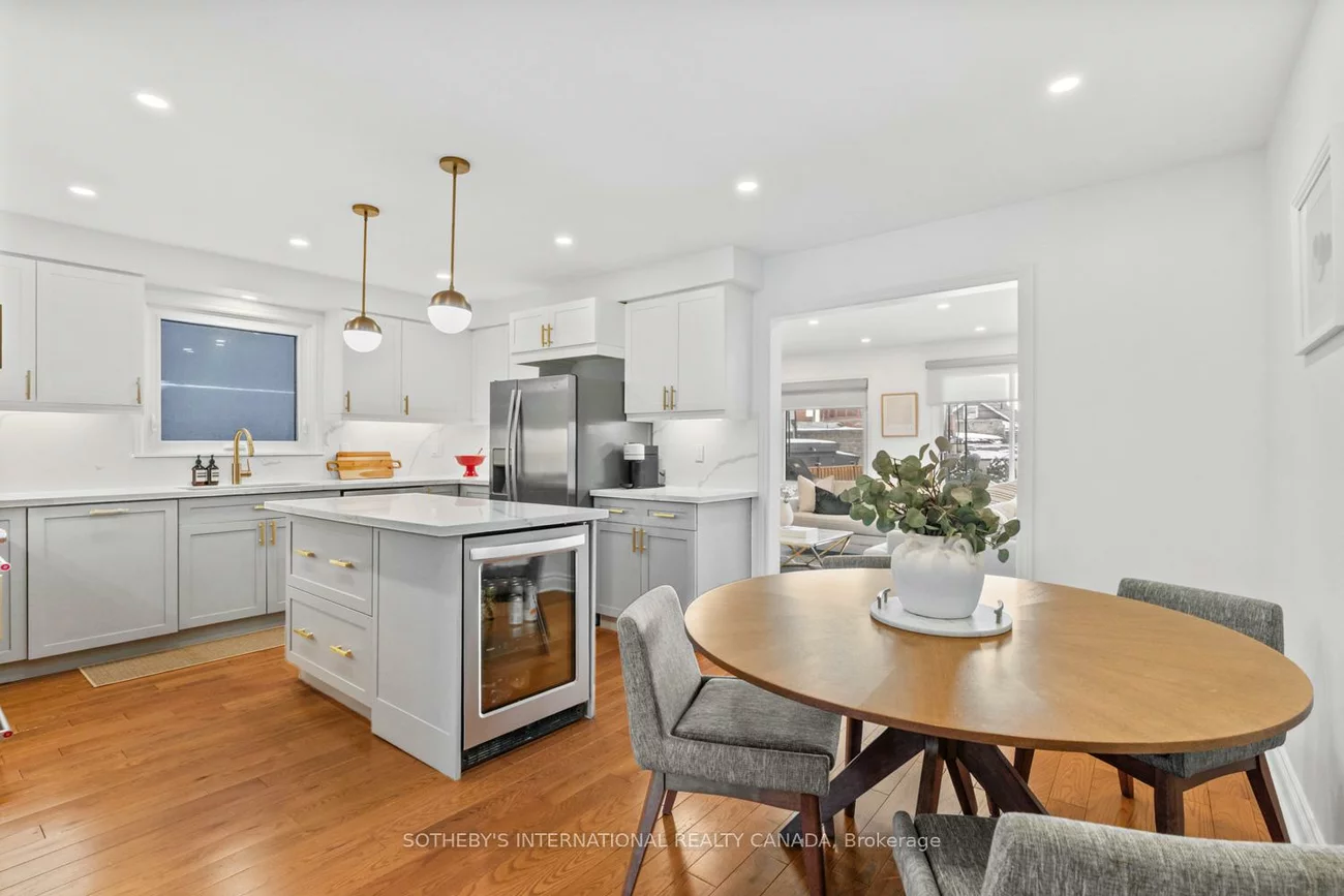 15A, Schell, Briar Hill-Belgravia, Toronto