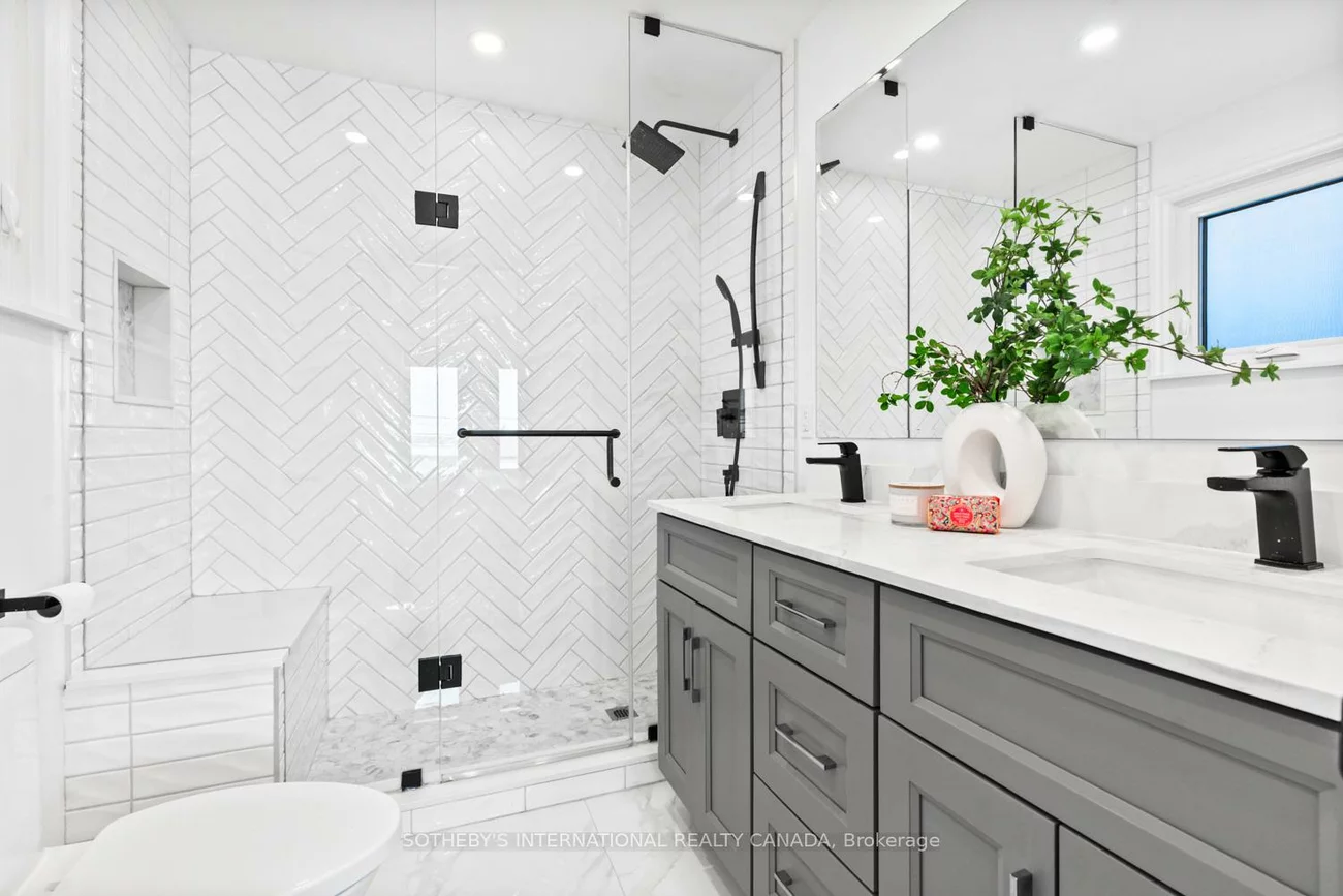 15A, Schell, Briar Hill-Belgravia, Toronto