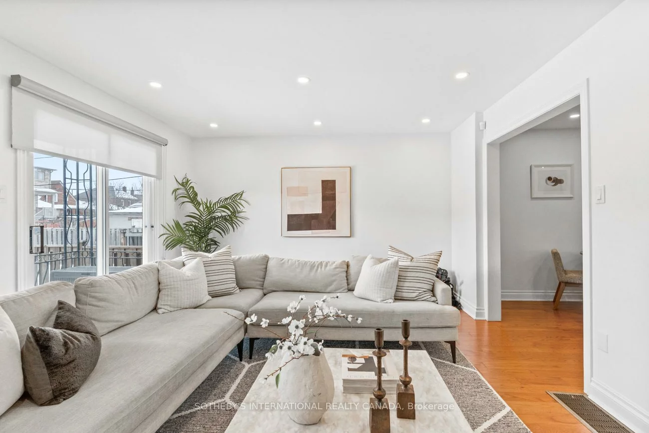 15A, Schell, Briar Hill-Belgravia, Toronto