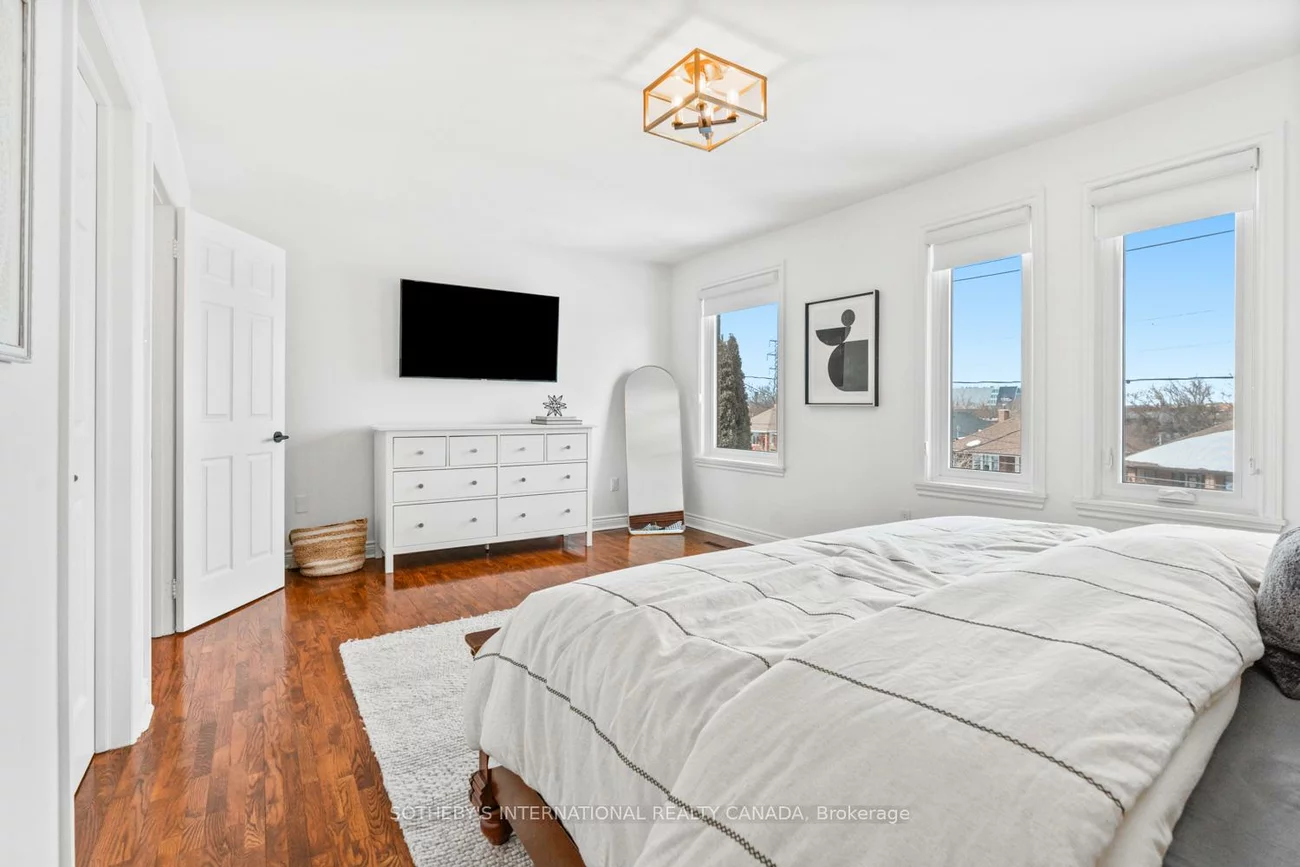 15A, Schell, Briar Hill-Belgravia, Toronto