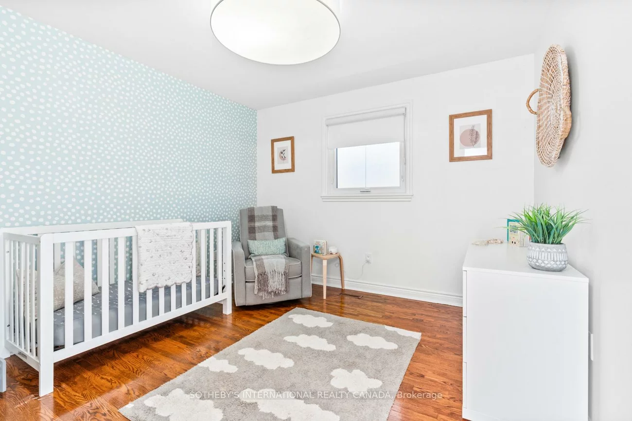 15A, Schell, Briar Hill-Belgravia, Toronto