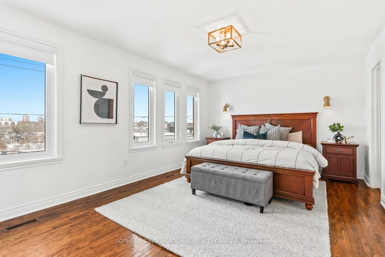 15A, Schell, Briar Hill-Belgravia, Toronto