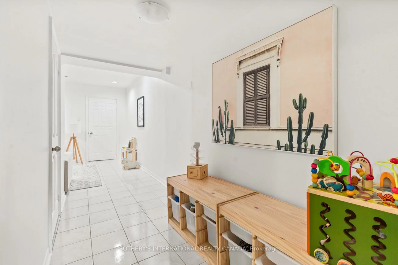 15A, Schell, Briar Hill-Belgravia, Toronto