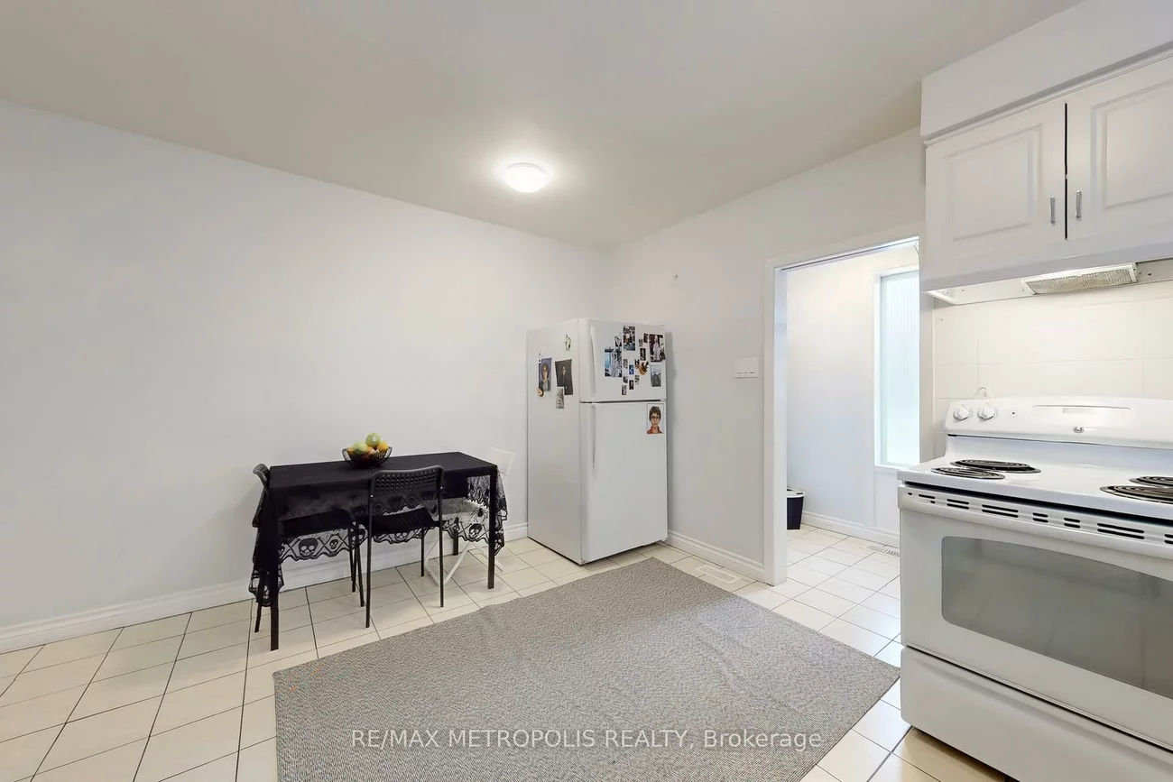 20, Knox, Humber Summit, Toronto