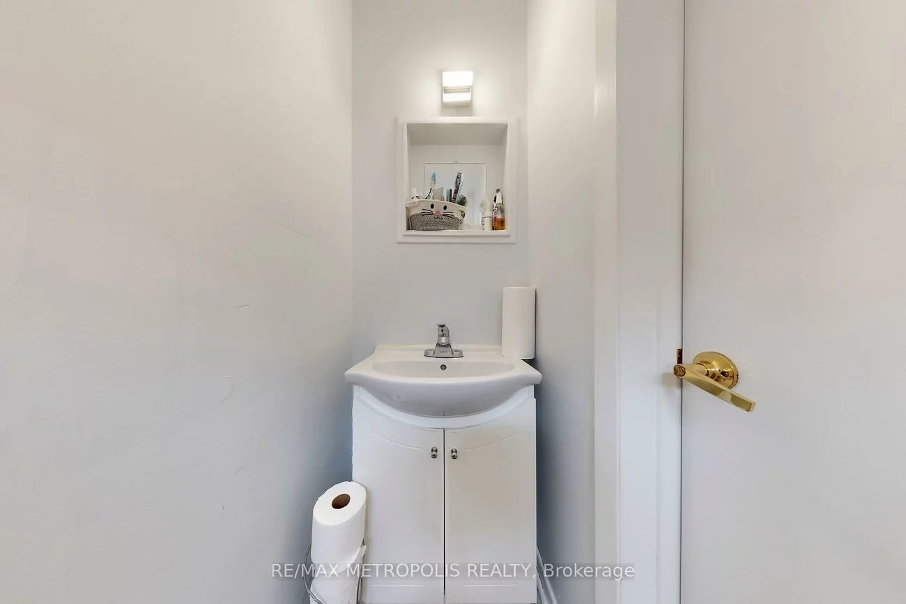 20, Knox, Humber Summit, Toronto