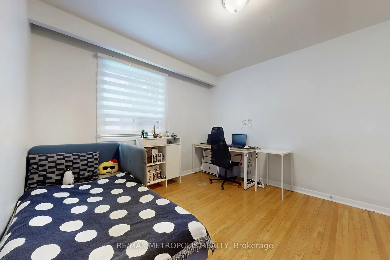 20, Knox, Humber Summit, Toronto