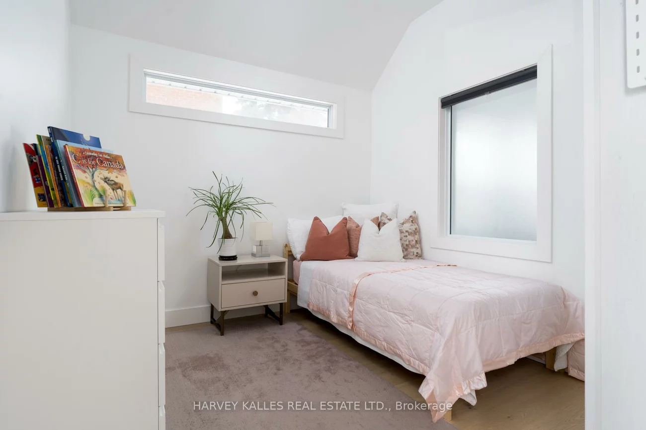 31, Elder, Long Branch, Toronto