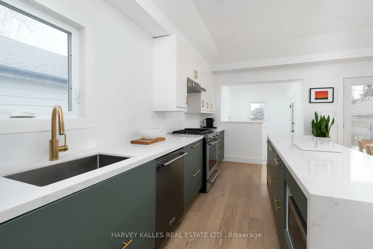 31, Elder, Long Branch, Toronto