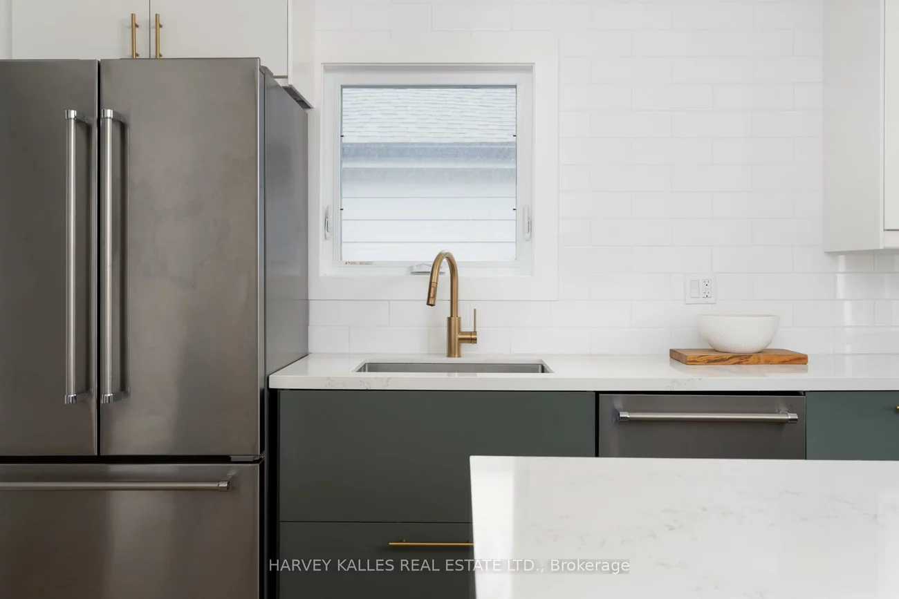 31, Elder, Long Branch, Toronto