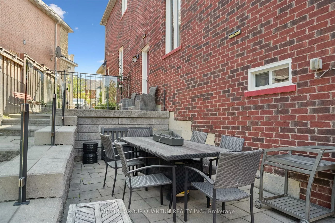 68, Westowanis, West Humber-Clairville, Toronto