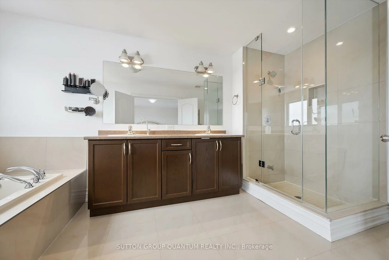 68, Westowanis, West Humber-Clairville, Toronto