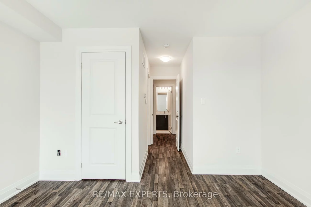 57, Creekbank, Rustic, Toronto