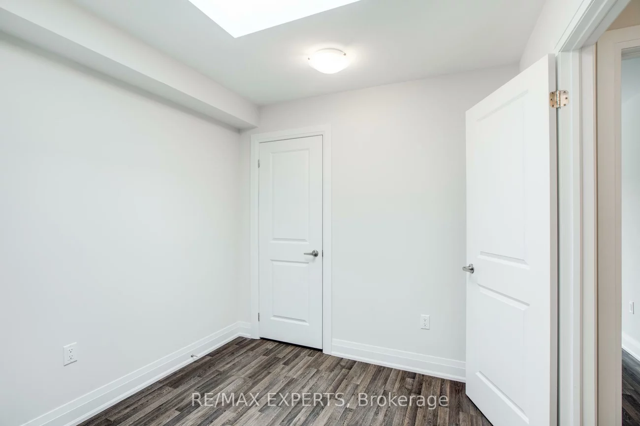 57, Creekbank, Rustic, Toronto