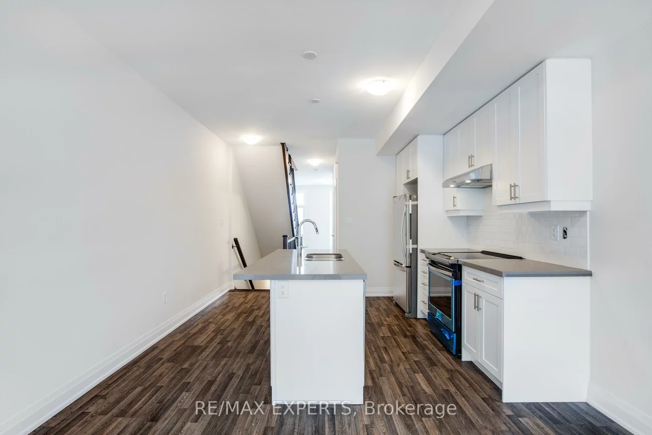 57, Creekbank, Rustic, Toronto