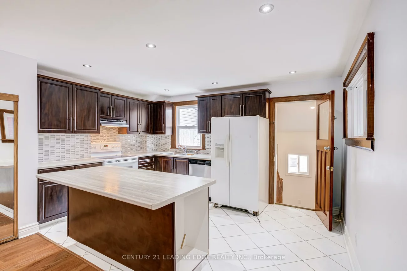 12, Innes, Corso Italia-Davenport, Toronto