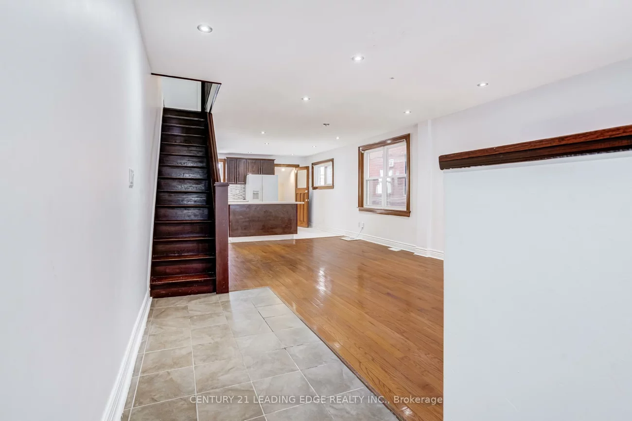 12, Innes, Corso Italia-Davenport, Toronto