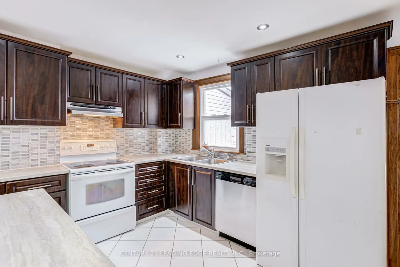 12, Innes, Corso Italia-Davenport, Toronto