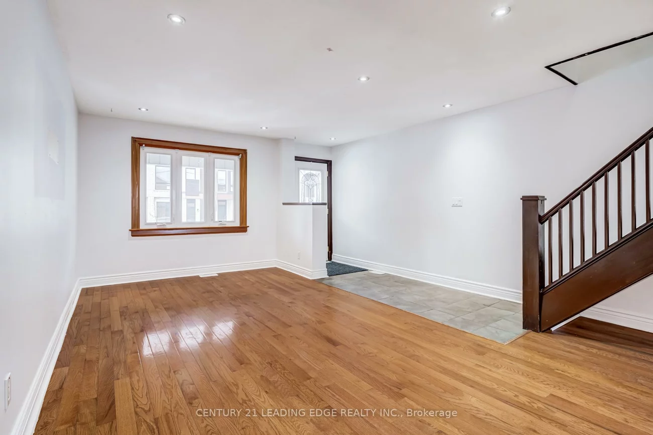 12, Innes, Corso Italia-Davenport, Toronto