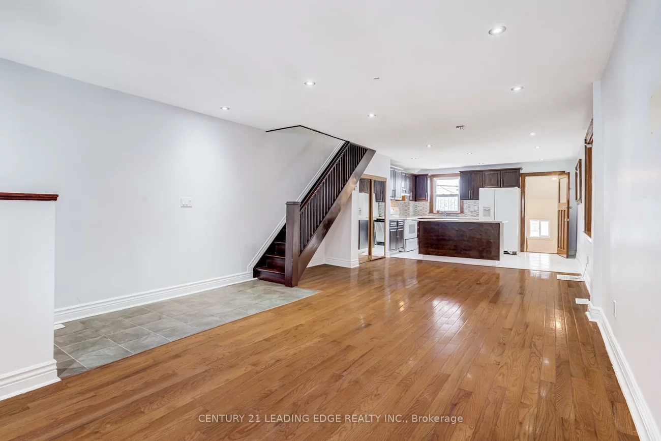 12, Innes, Corso Italia-Davenport, Toronto