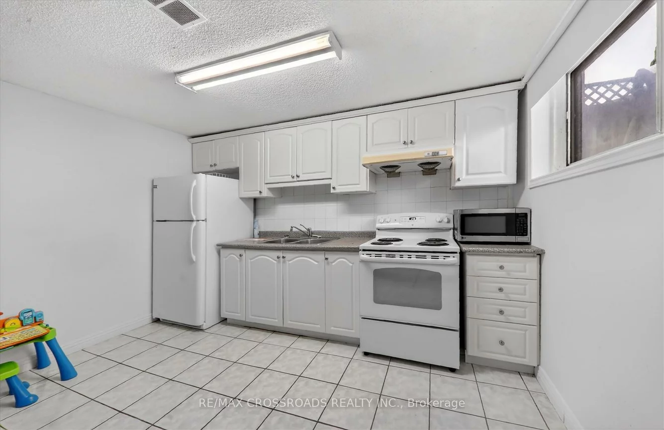 18, De Marco, Rustic, Toronto