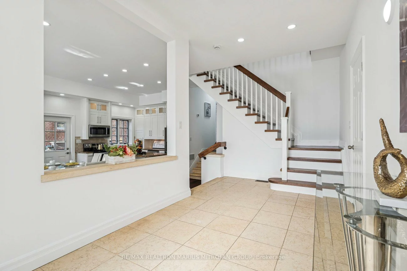 7, Rollins, Islington-City Centre West, Toronto