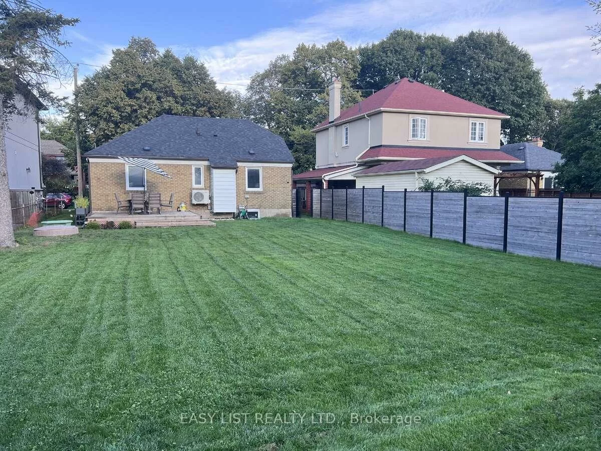 28, Inverleigh, Stonegate-Queensway, Toronto