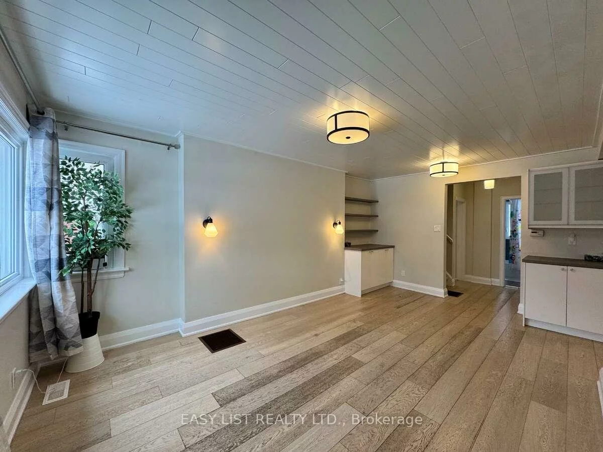 28, Inverleigh, Stonegate-Queensway, Toronto