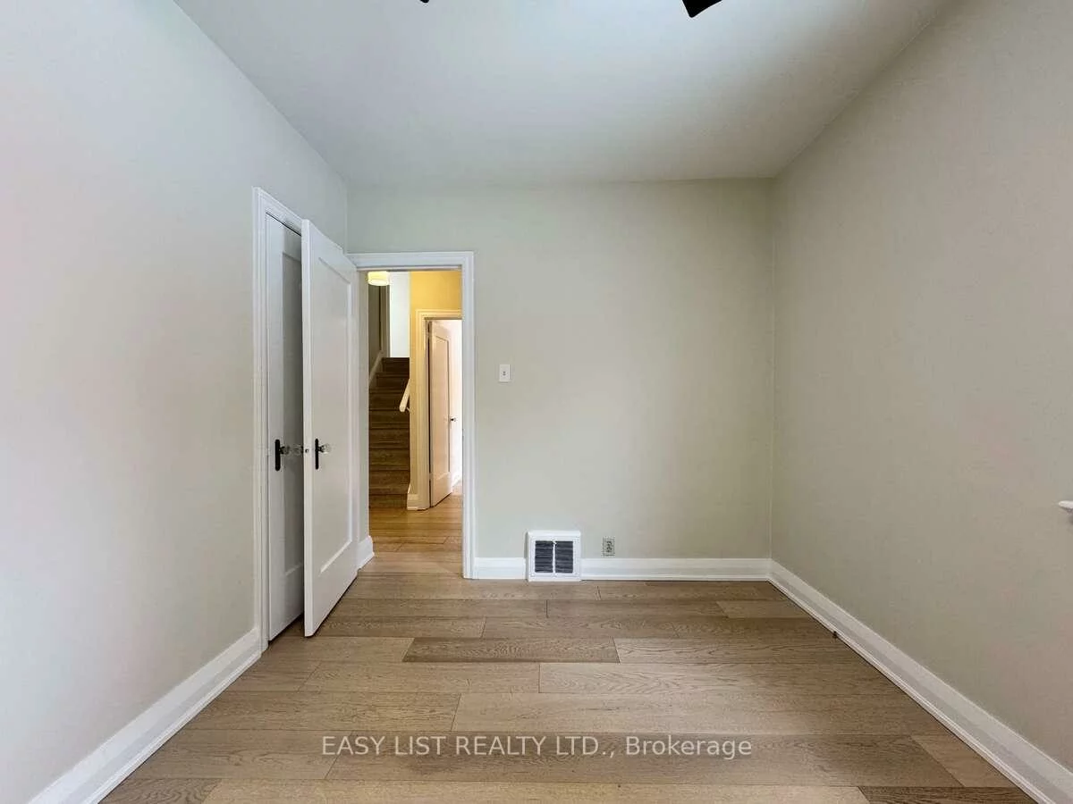 28, Inverleigh, Stonegate-Queensway, Toronto