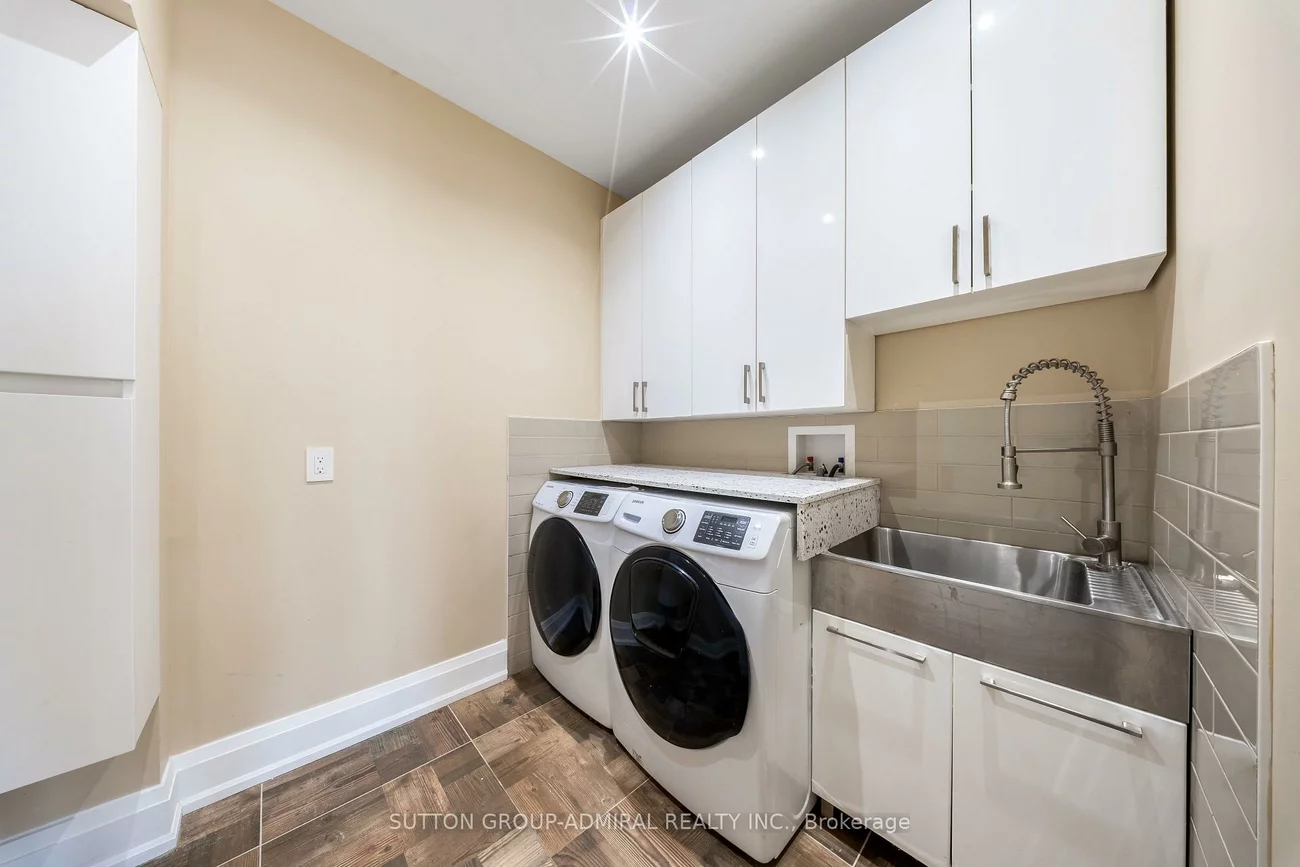 33, Twenty First, New Toronto, Toronto