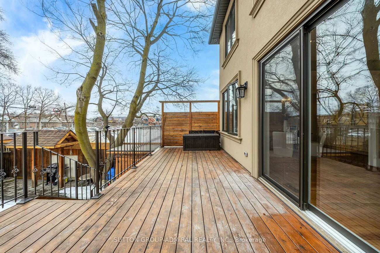 33, Twenty First, New Toronto, Toronto