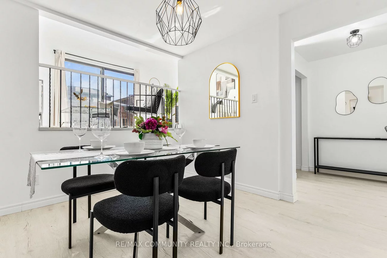 42, Kay, Mount Olive-Silverstone-Jamestown, Toronto