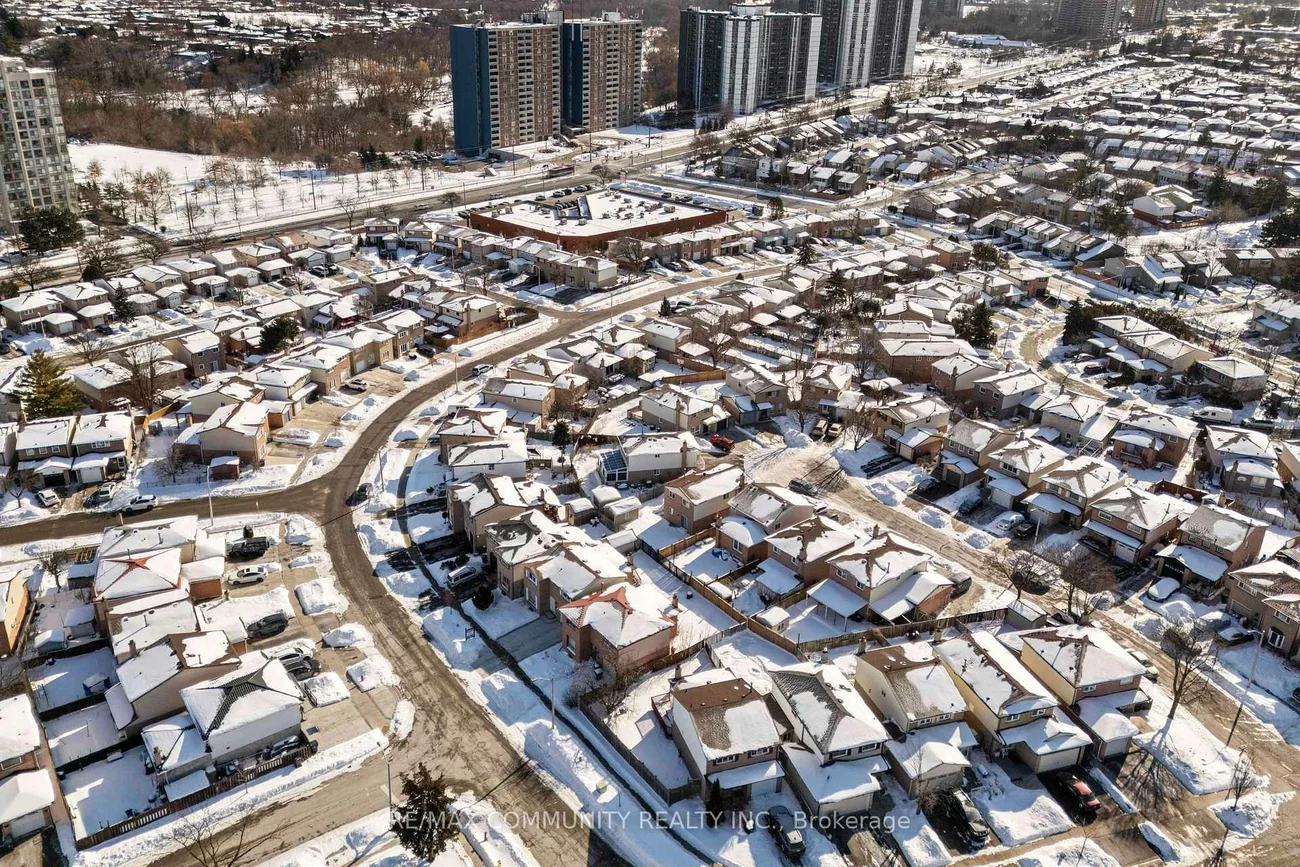 42, Kay, Mount Olive-Silverstone-Jamestown, Toronto